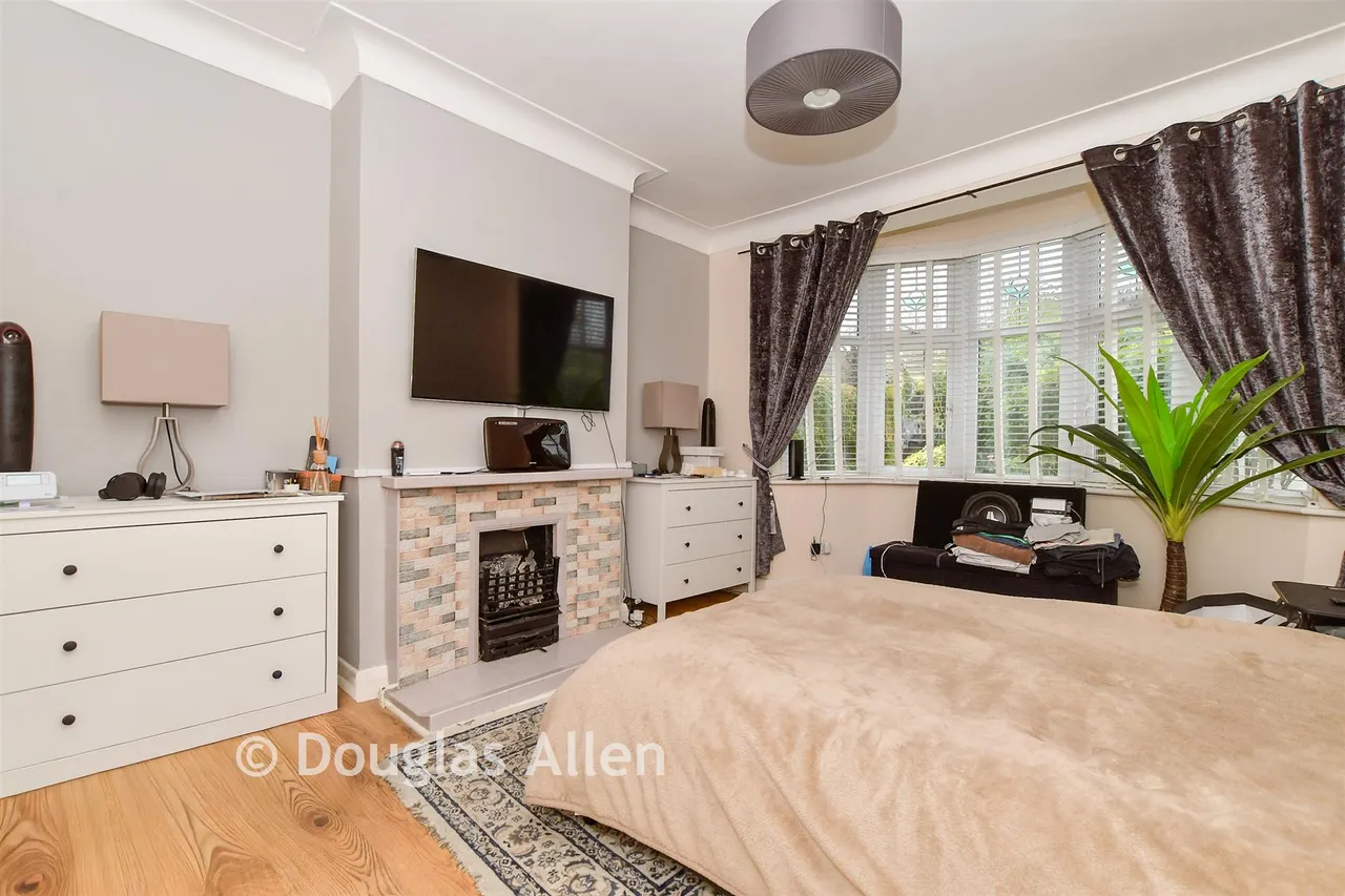 Seaforth Gardens, Woodford Green, IG8, photo 4