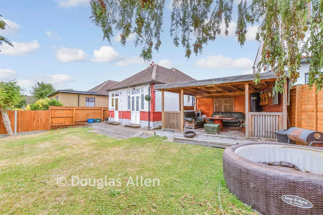 Seaforth Gardens, Woodford Green, IG8, photo 8