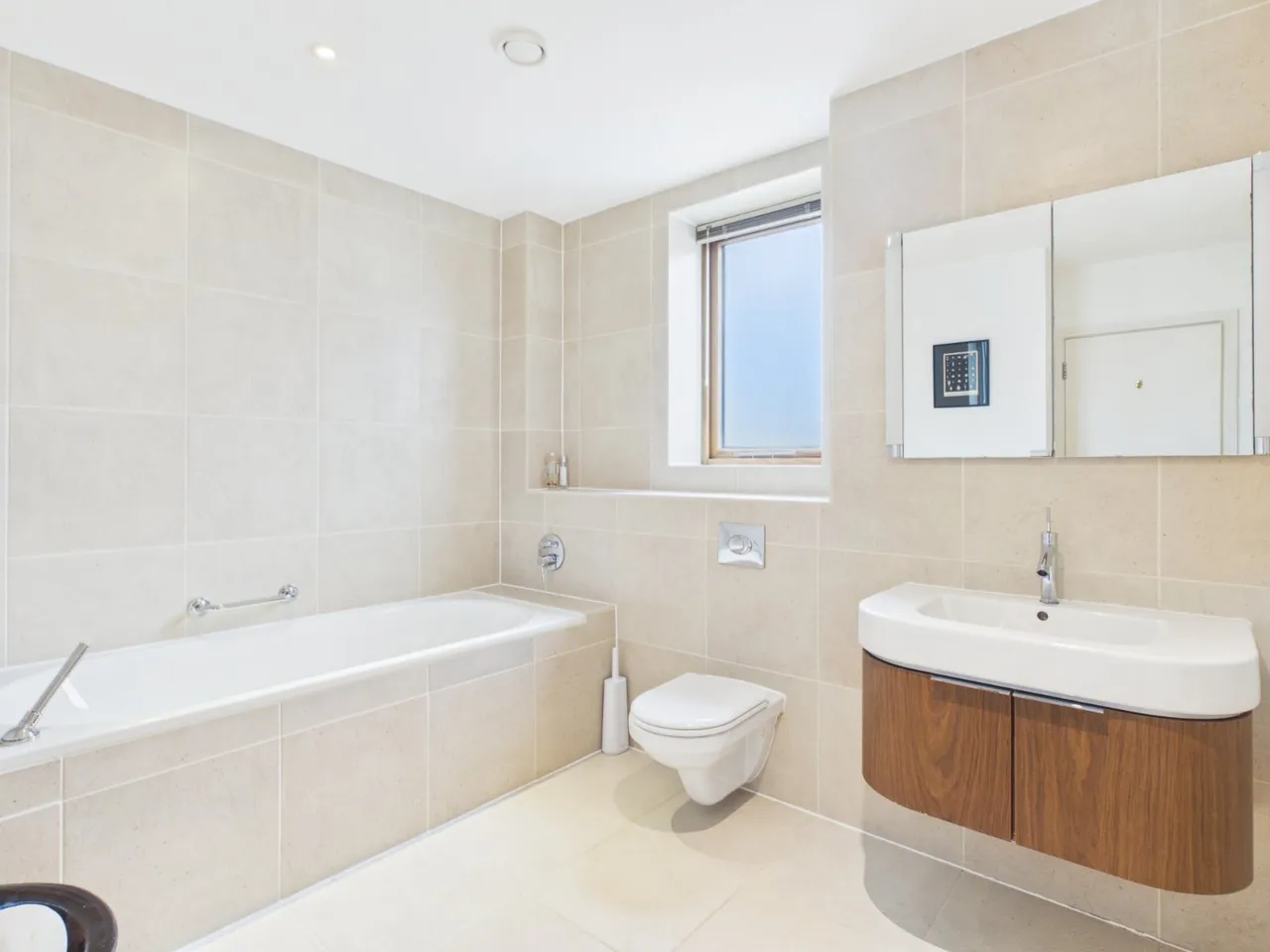 Cliveden Gages, Taplow, SL6, photo 8
