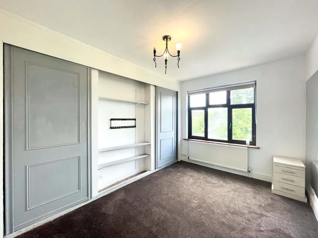 Monmouth Avenue, South Woodford, Greater London E18 1NU, photo 6