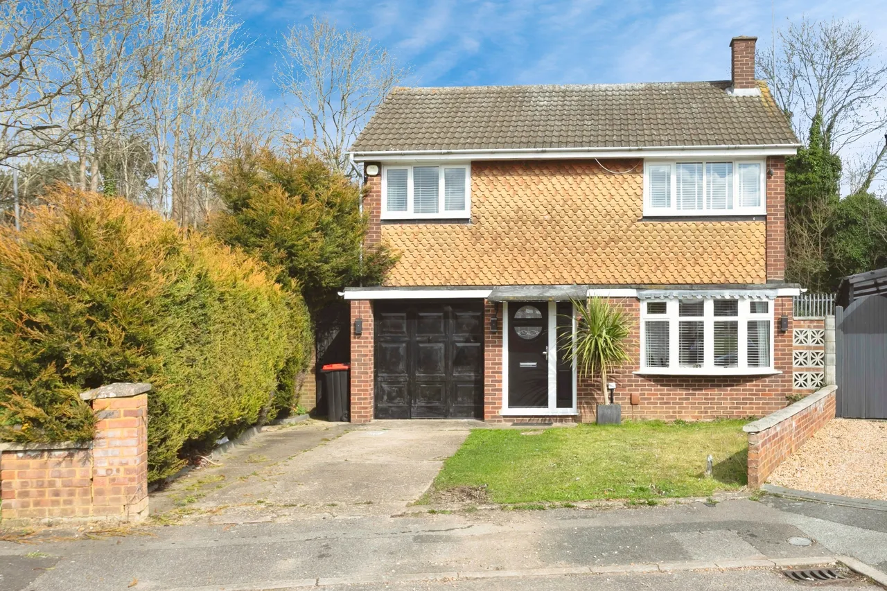 4 bed house for sale — Melrose Avenue, Bletchley, Milton Keynes, Buckinghamshire, MK3
