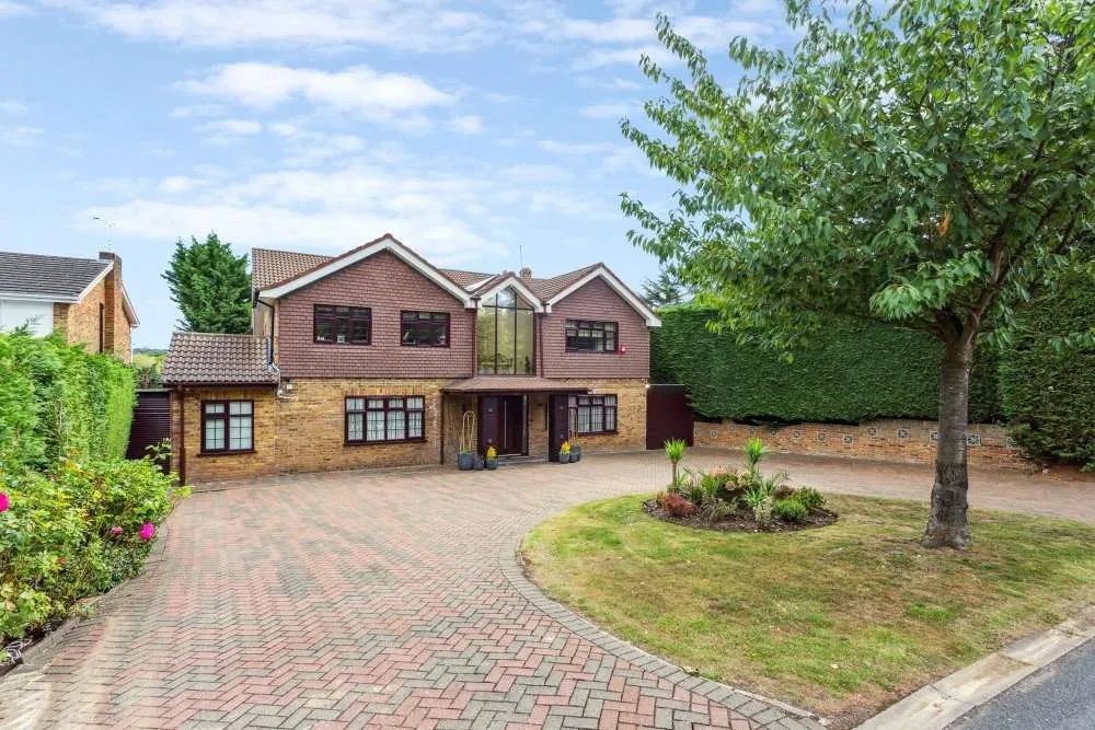 6 bed house for sale — Russell Road, Northwood, Hertfordshire, HA6 2LP