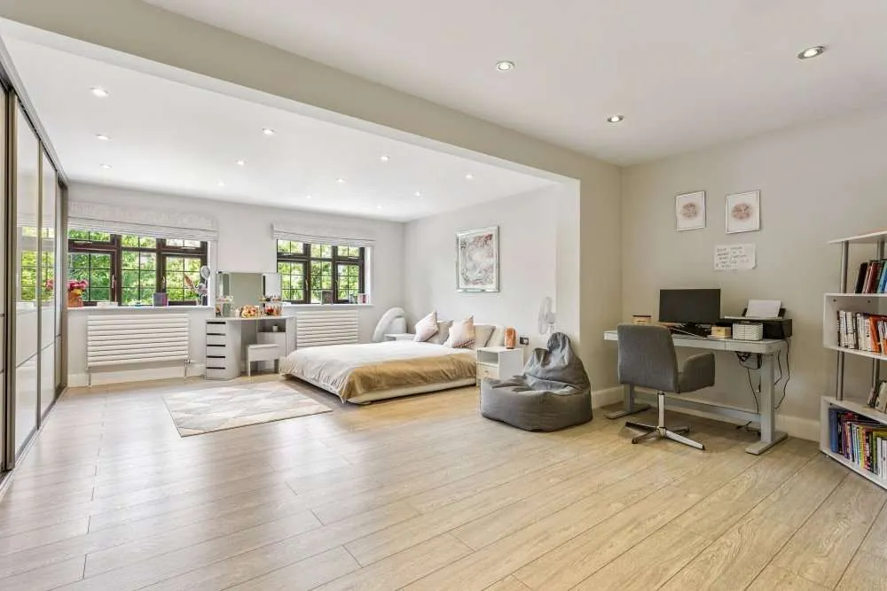 Russell Road, Northwood, Hertfordshire, HA6 2LP, photo 12