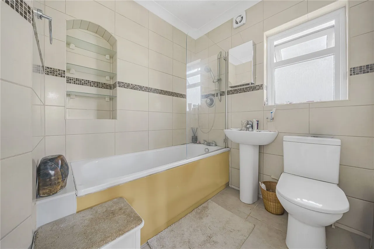 Park Road, Hampton Hill, TW12, photo 12