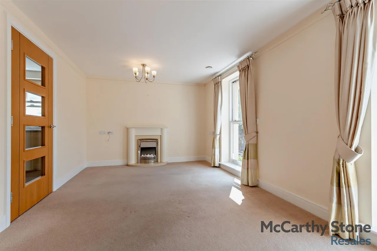 Victoria Road, Malvern, WR14, photo 4