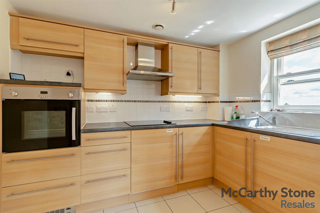 Victoria Road, Malvern, WR14, photo 6