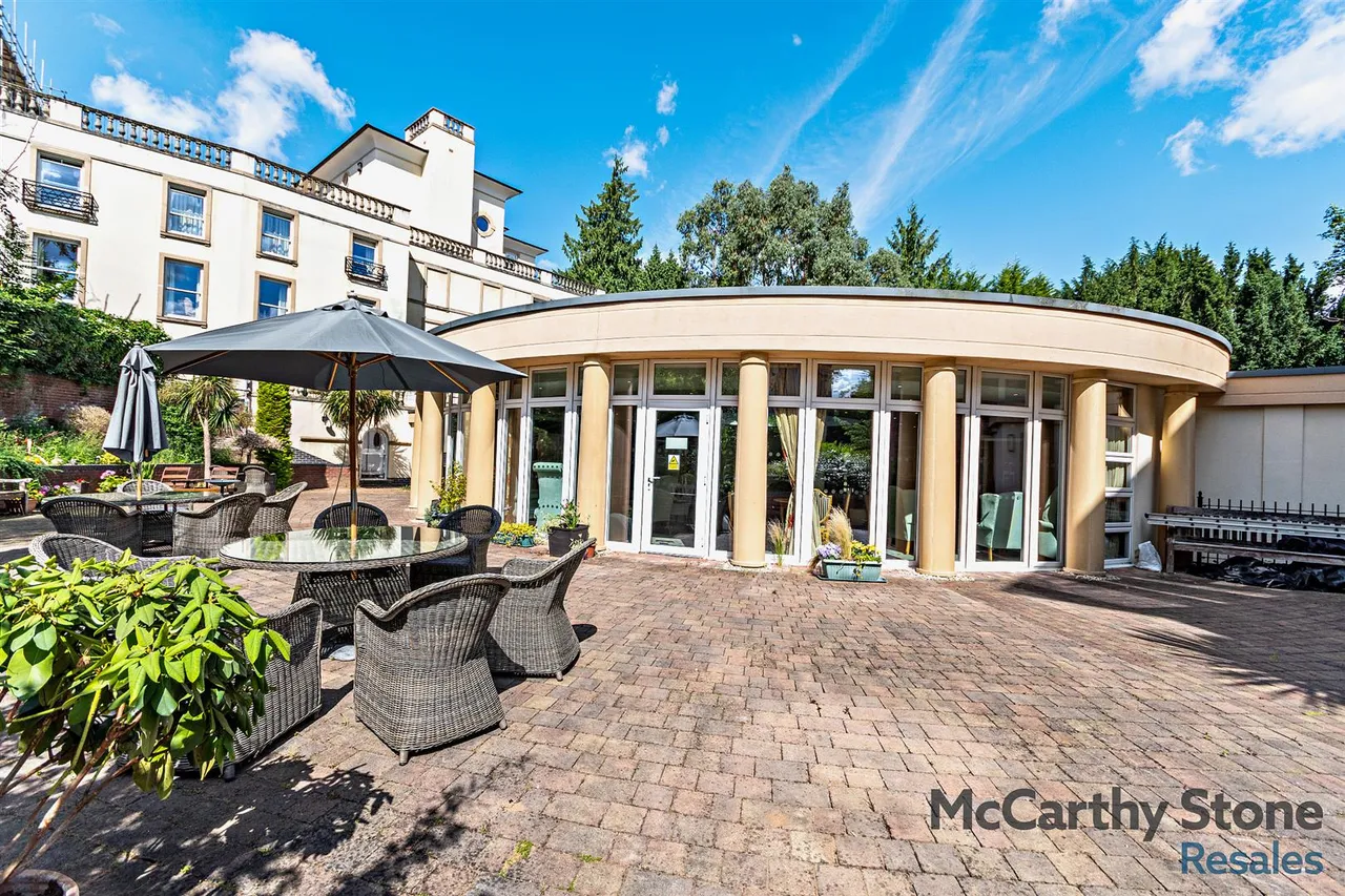 2 bed flat for sale, Victoria Road, Malvern, WR14