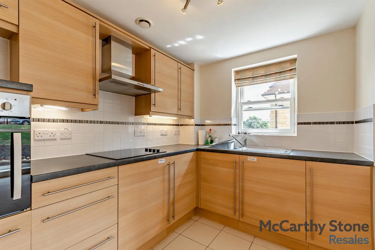 Victoria Road, Malvern, WR14, photo 5