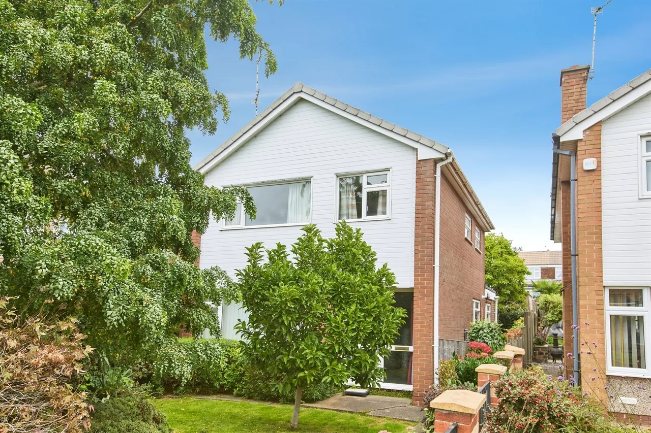 3 bed house for sale — Loxton Court, Mickleover, Derby