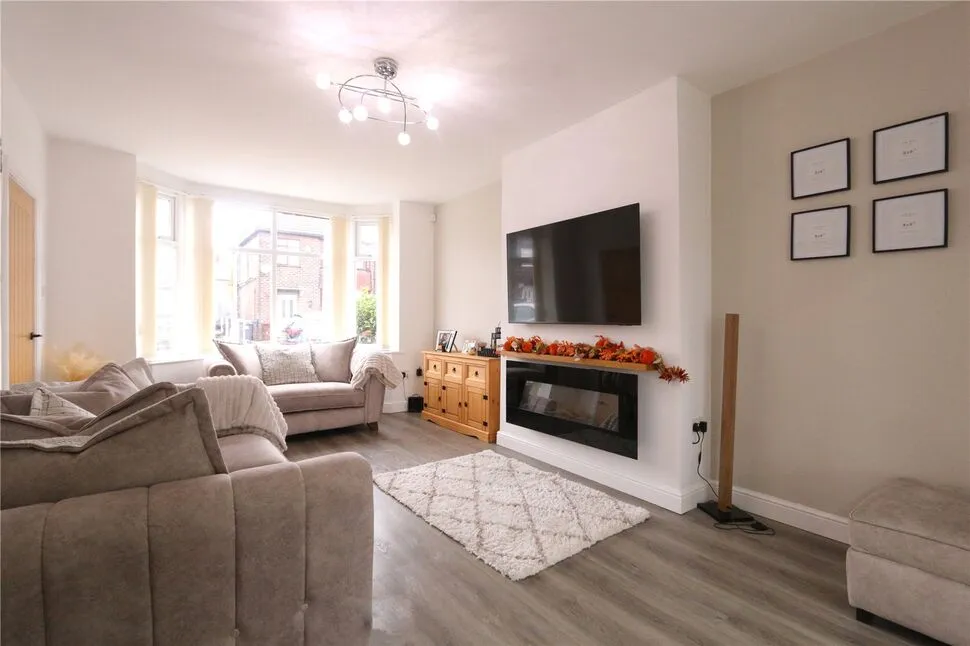 Westbourne Road, Denton, M34, photo 3
