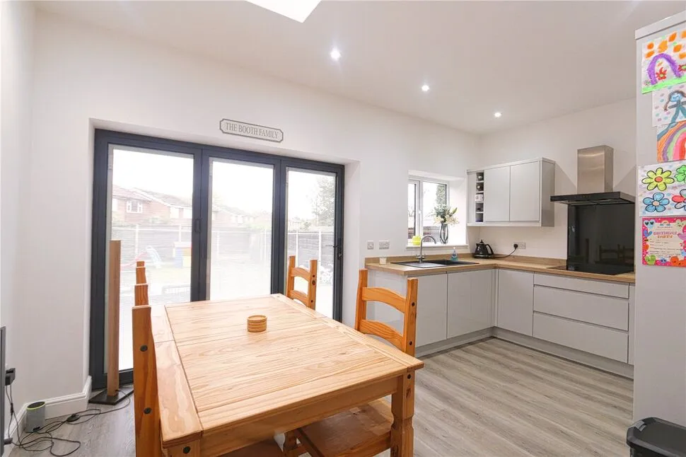 Westbourne Road, Denton, M34, photo 4