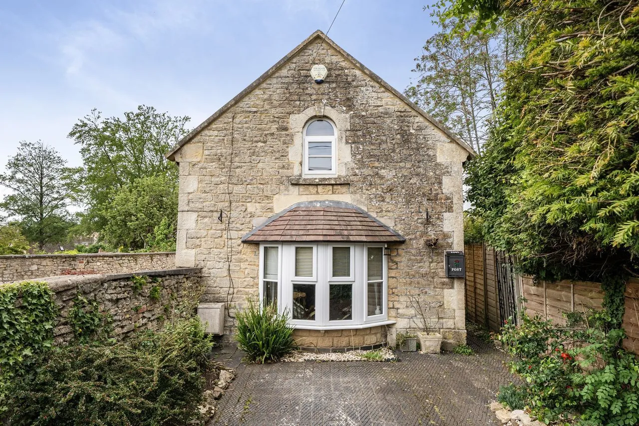 High Street, Rode, BA11, photo 22