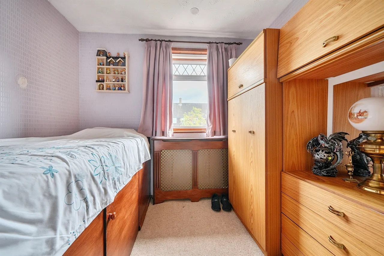 Lindal Crescent, Enfield, photo 11
