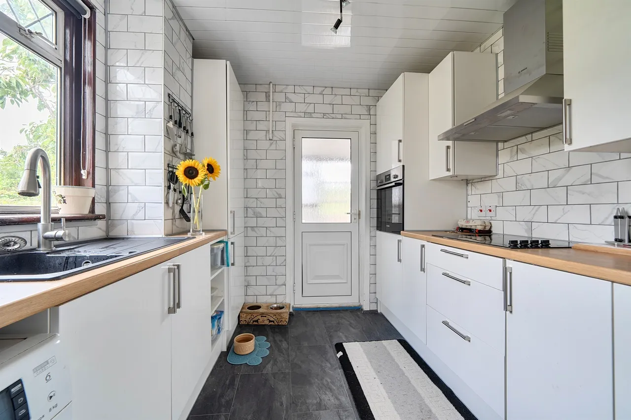 Lindal Crescent, Enfield, photo 6
