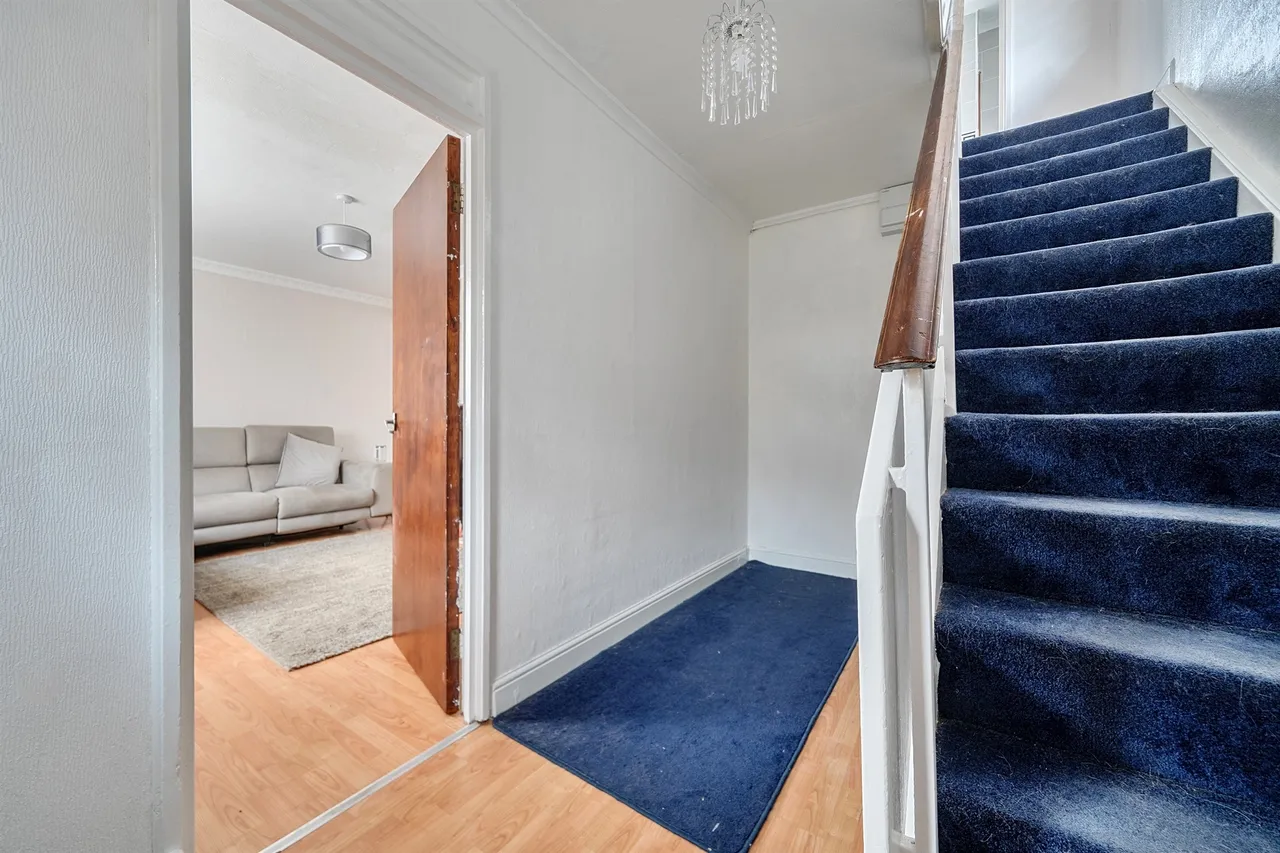 Lindal Crescent, Enfield, photo 8