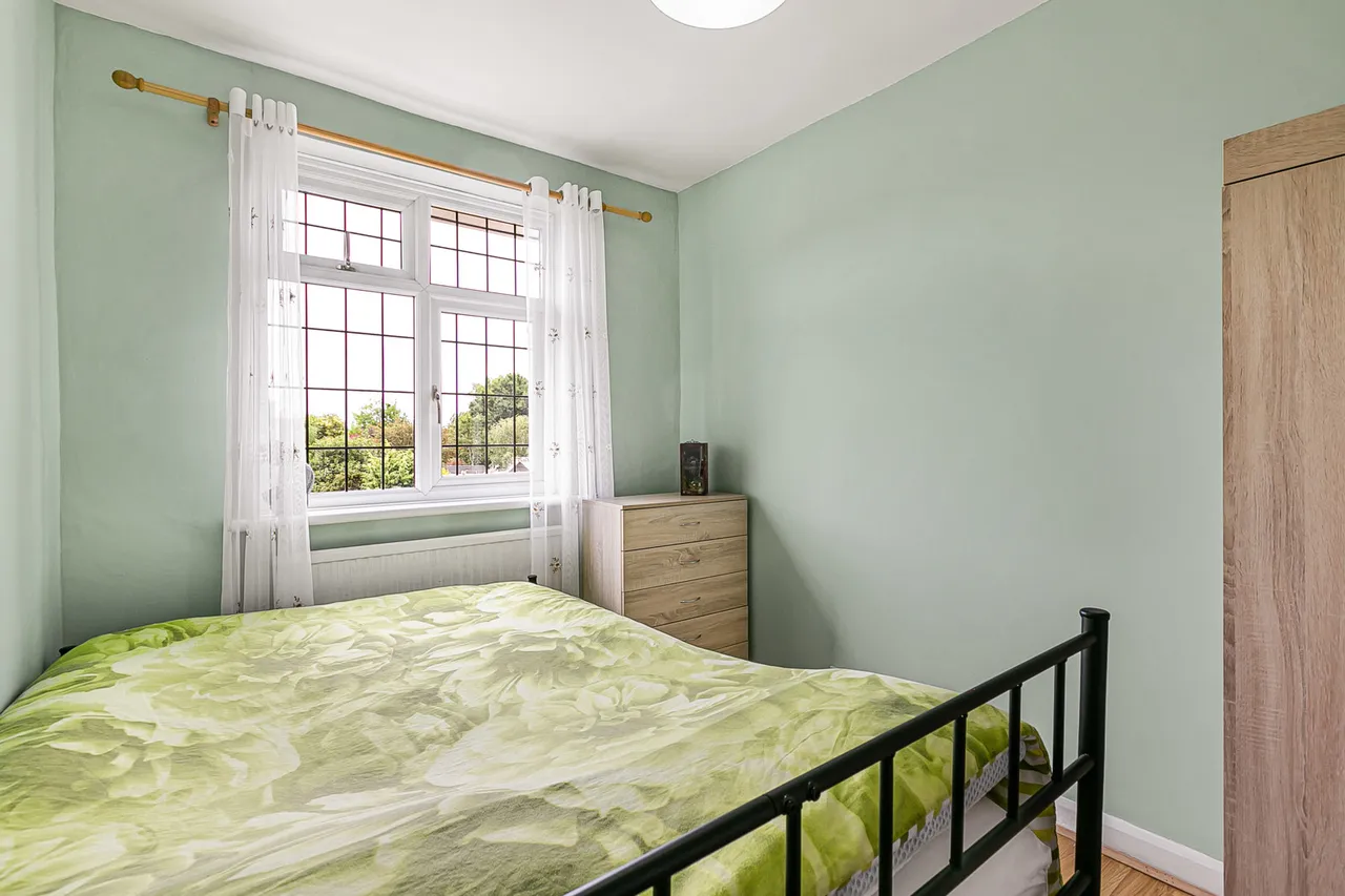 Warwick Avenue, Egham, TW20, photo 15