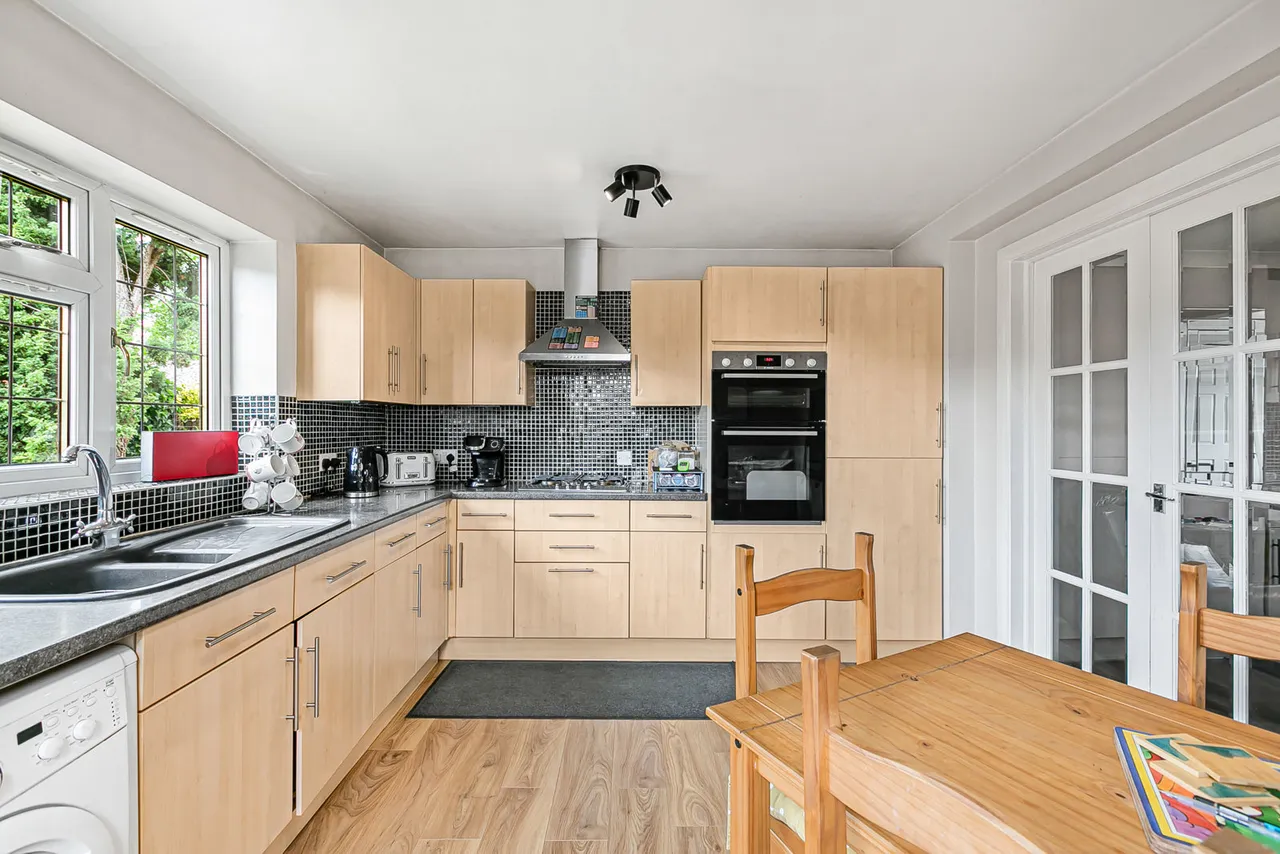 Warwick Avenue, Egham, TW20, photo 11