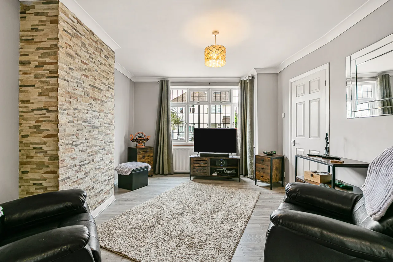 Warwick Avenue, Egham, TW20, photo 6