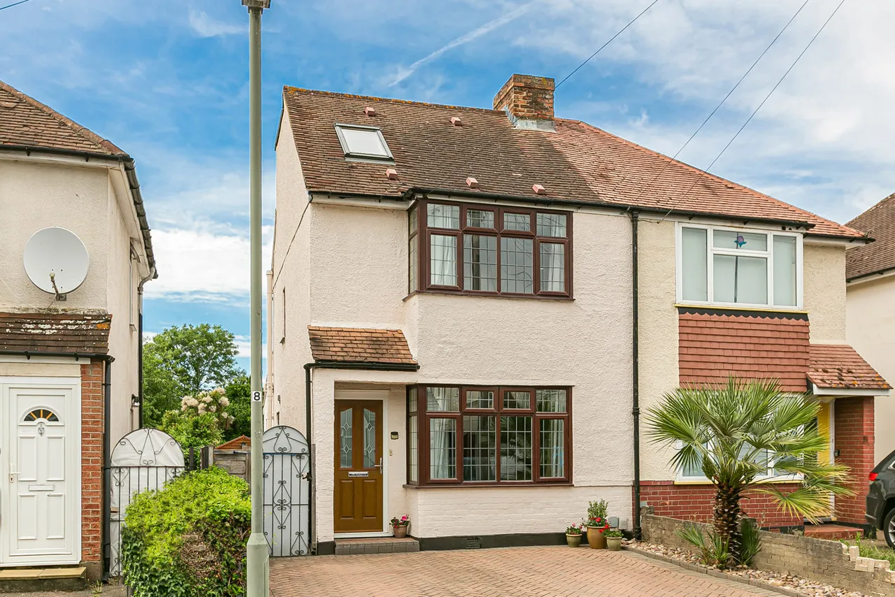 Warwick Avenue, Egham, TW20, photo 32