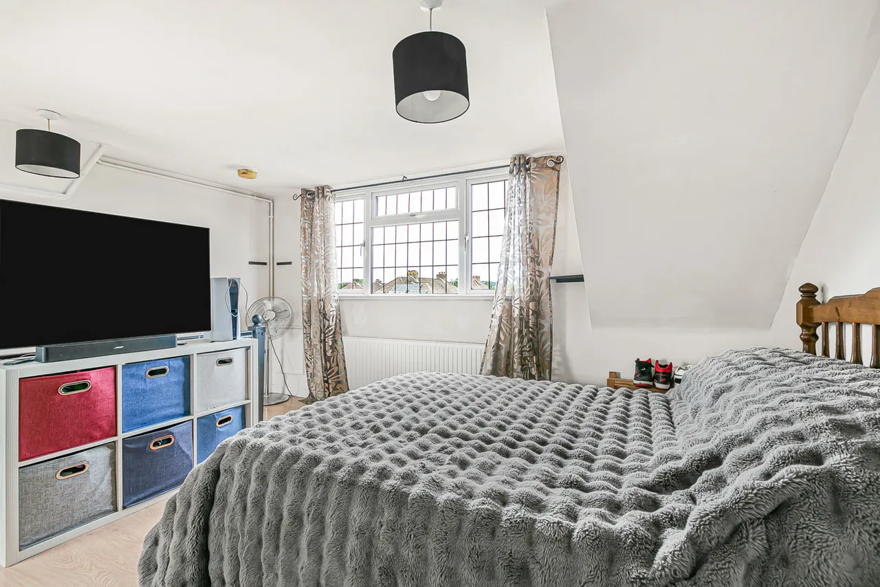 Warwick Avenue, Egham, TW20, photo 4