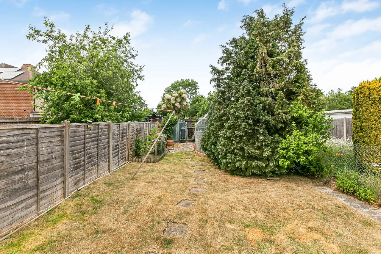 Warwick Avenue, Egham, TW20, photo 5