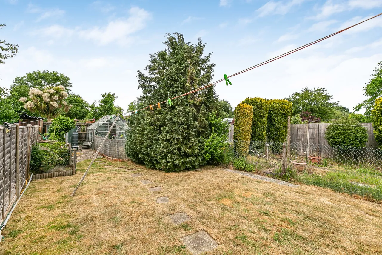 Warwick Avenue, Egham, TW20, photo 25
