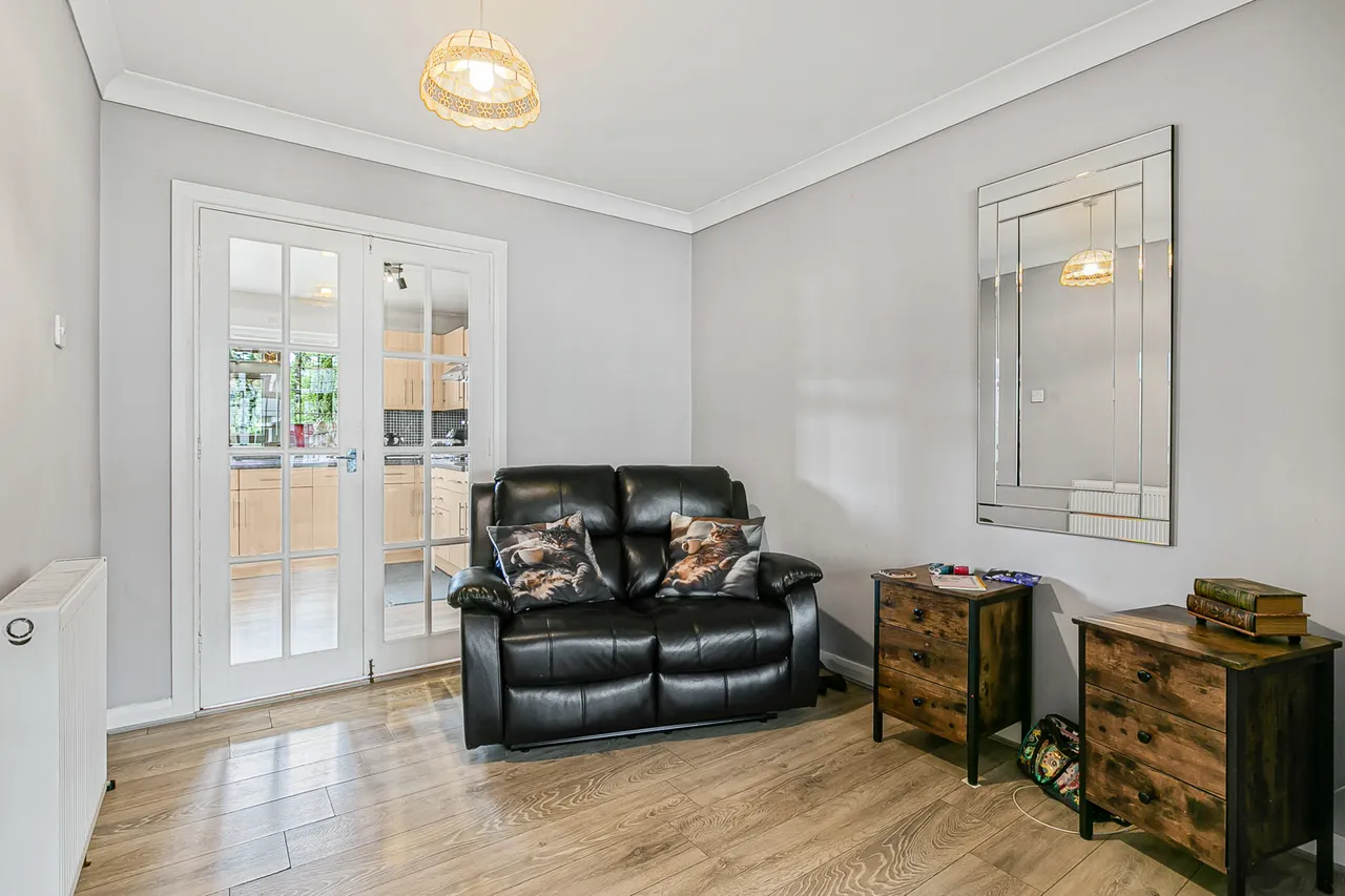 Warwick Avenue, Egham, TW20, photo 8
