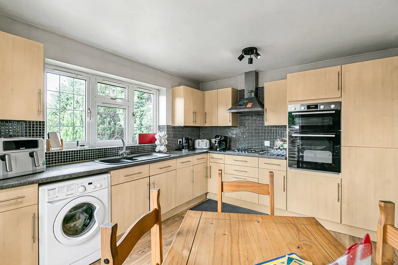 Warwick Avenue, Egham, TW20, photo 12