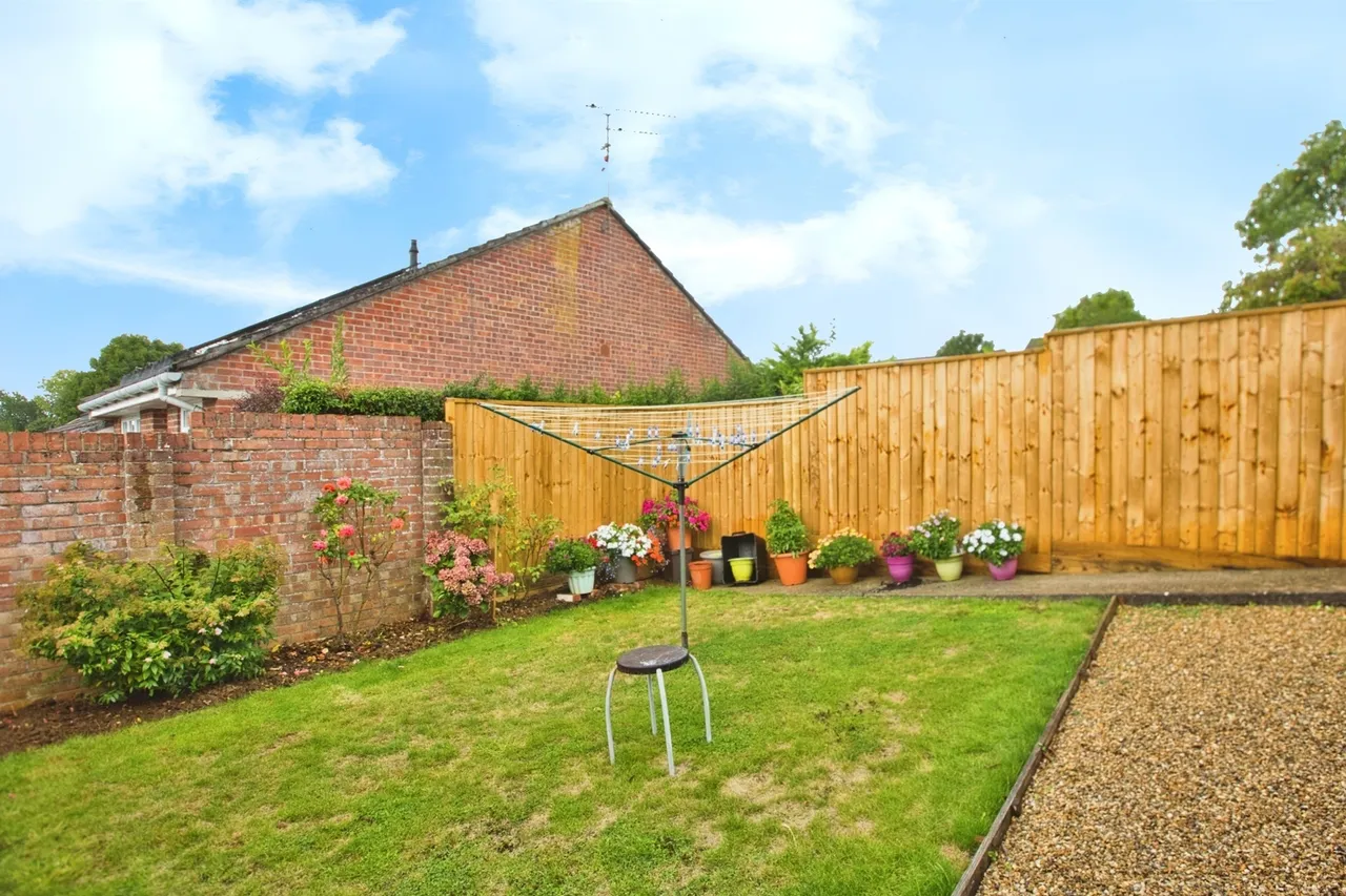 Cavalier Way, Yeovil, photo 10