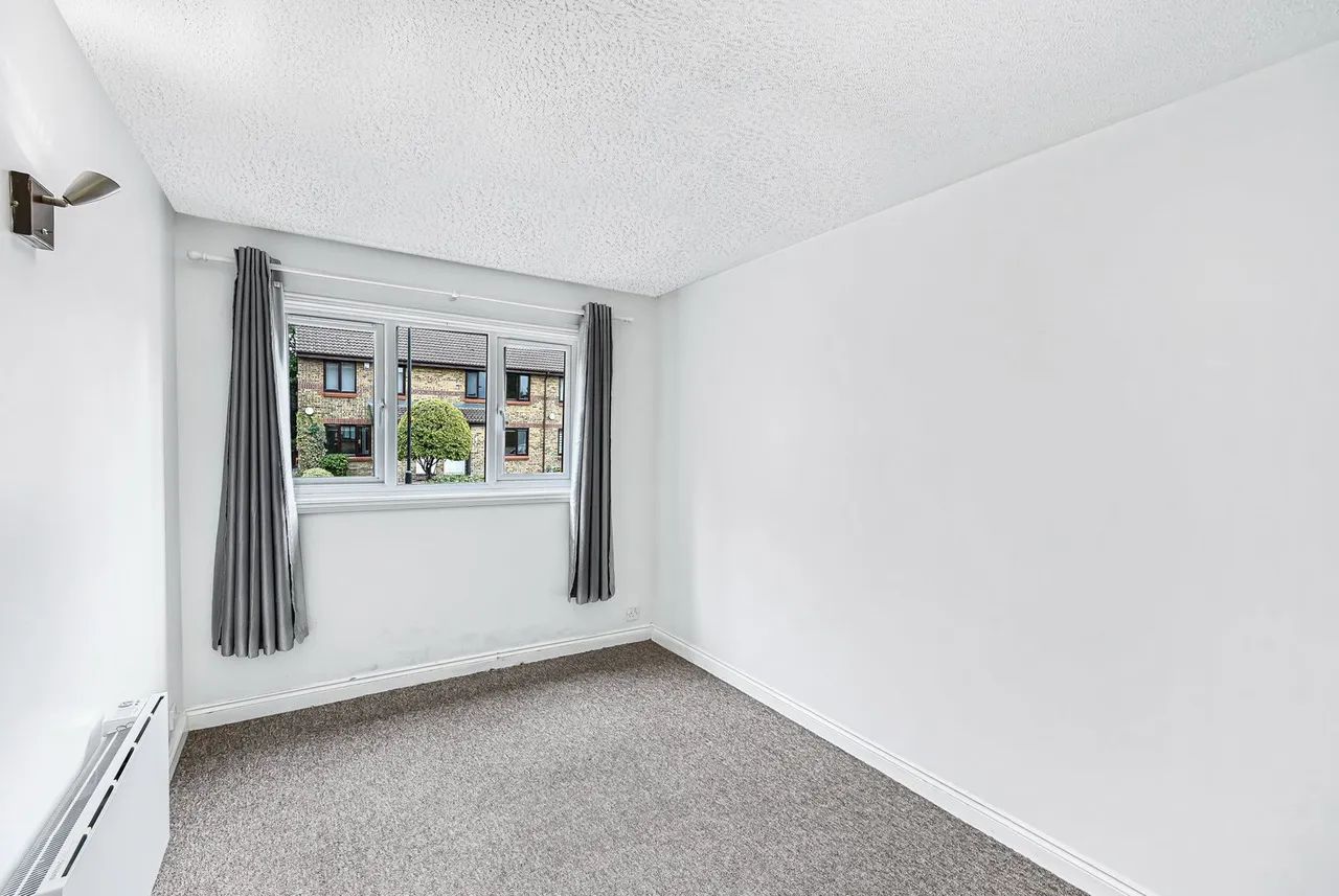 Haydon Close, Bush Hill Park, Enfield EN1, photo 9