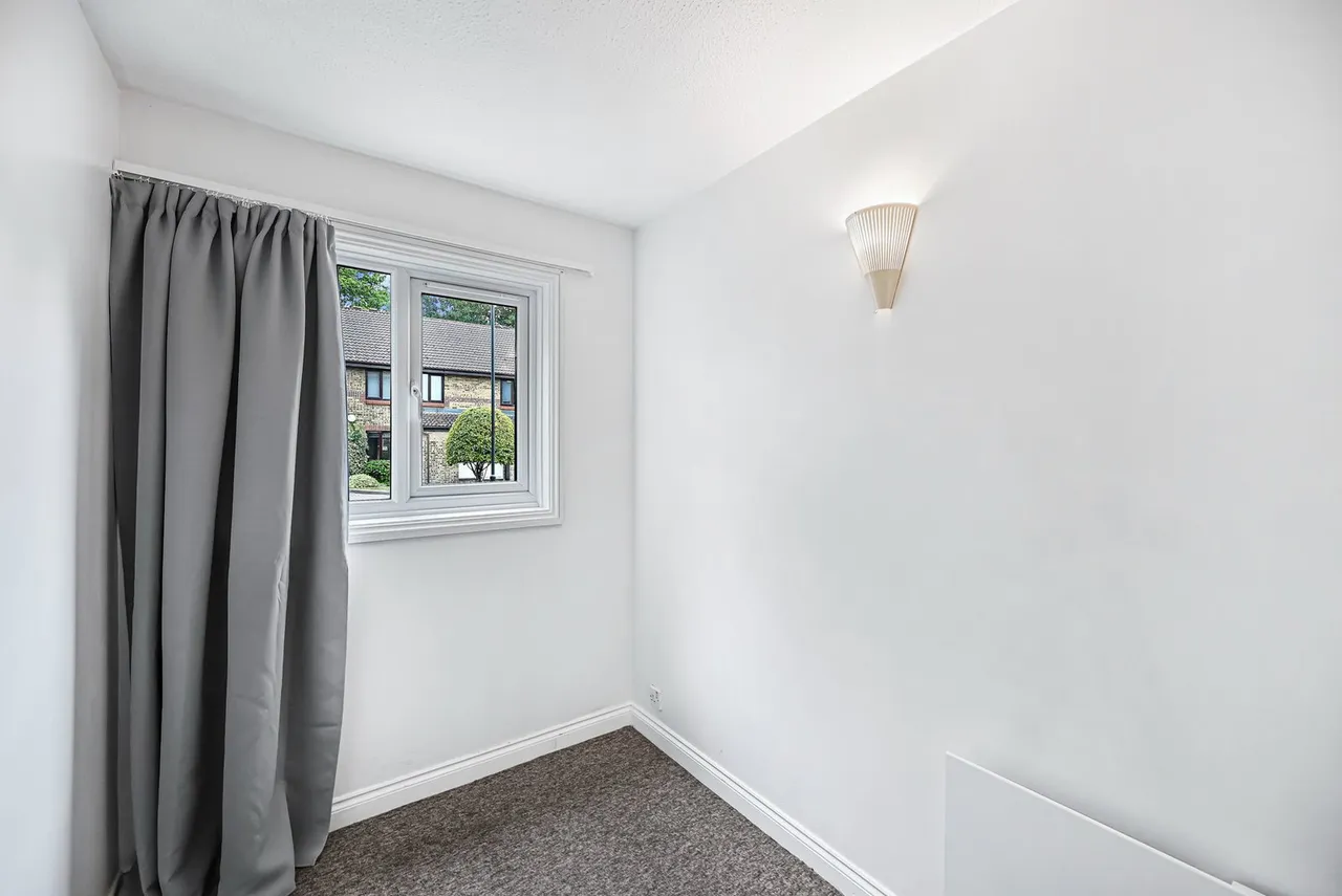 Haydon Close, Bush Hill Park, Enfield EN1, photo 11
