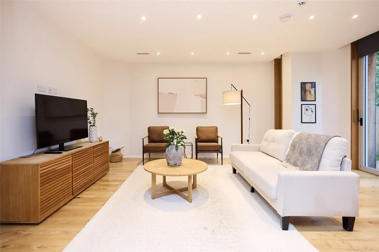 Crowntree Mews, London, NW7, photo 2