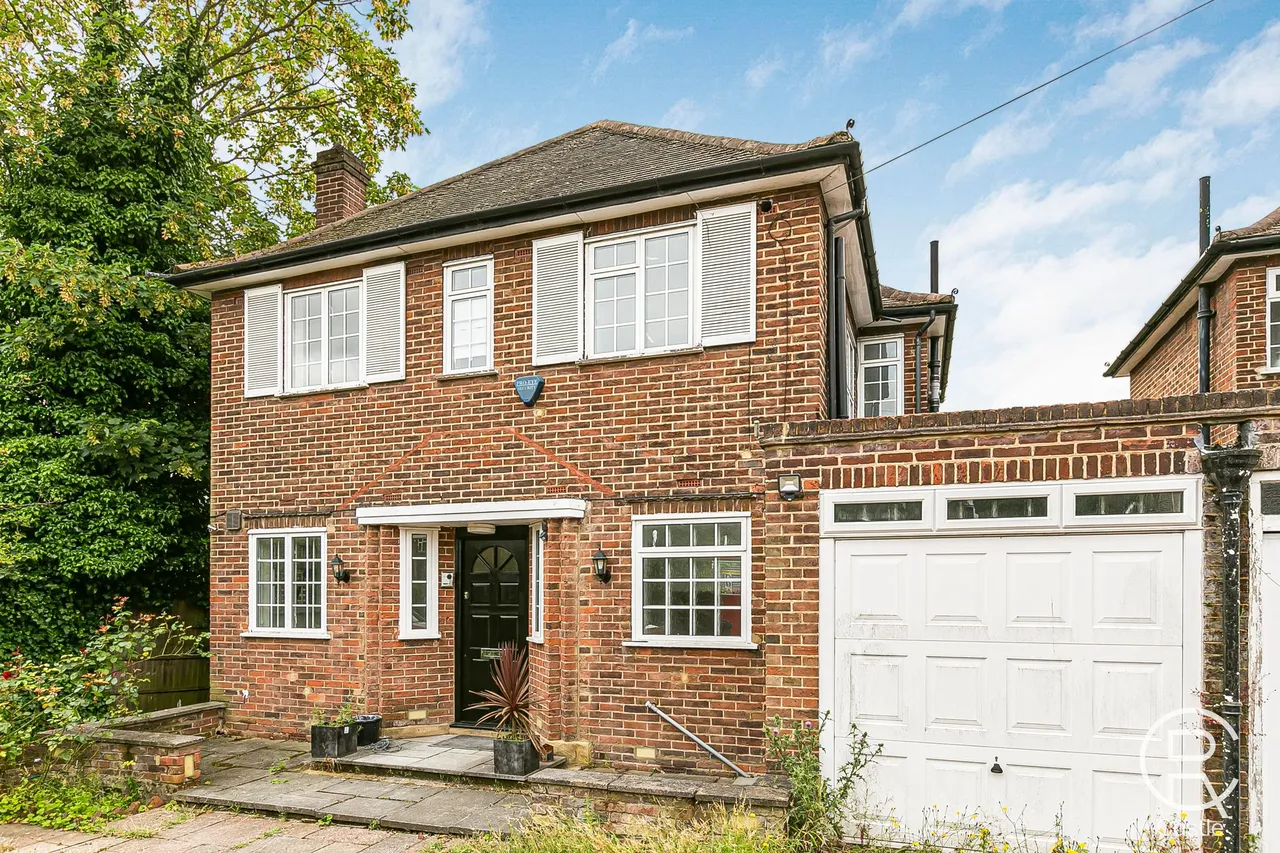 4 bed house for sale, Heath Close, London, W5