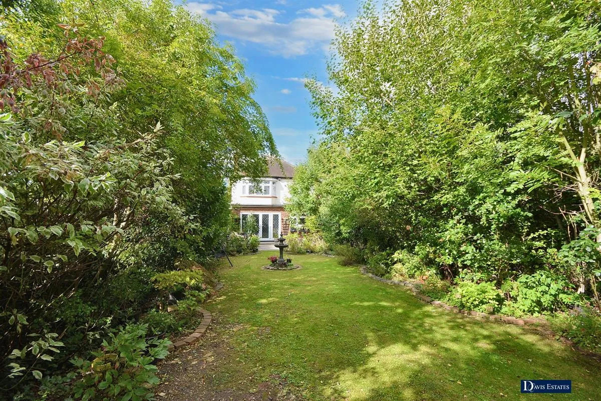 Hamilton Drive, Harold Wood, RM3, photo 12