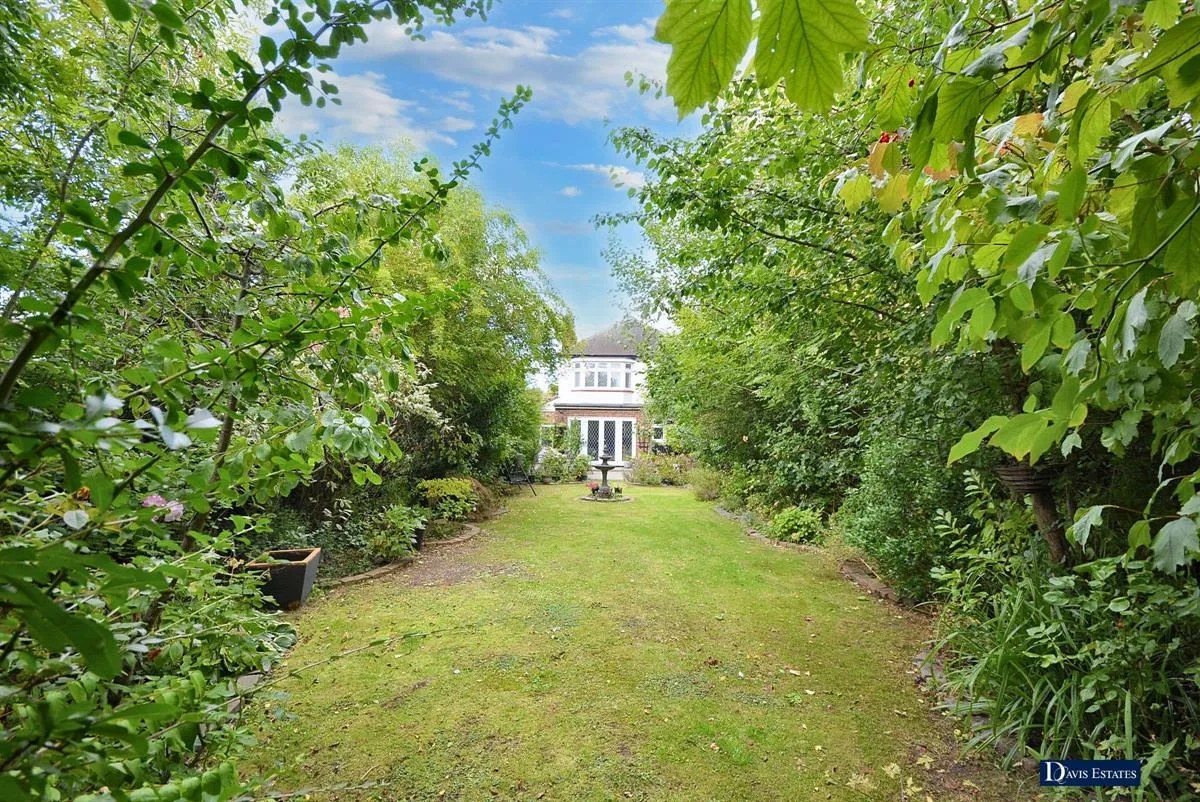 Hamilton Drive, Harold Wood, RM3, photo 11