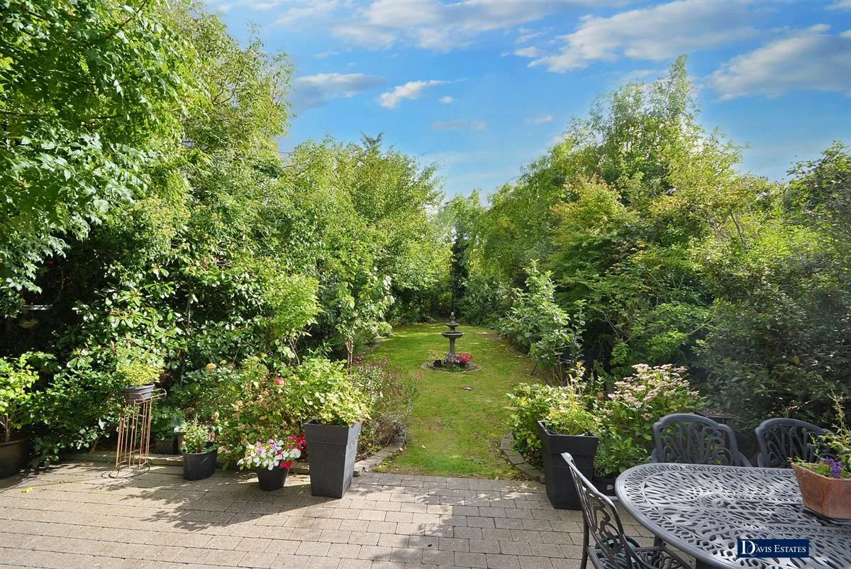 Hamilton Drive, Harold Wood, RM3, photo 4