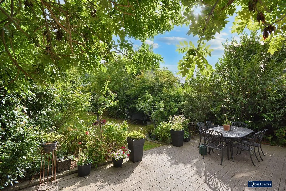 Hamilton Drive, Harold Wood, RM3, photo 10