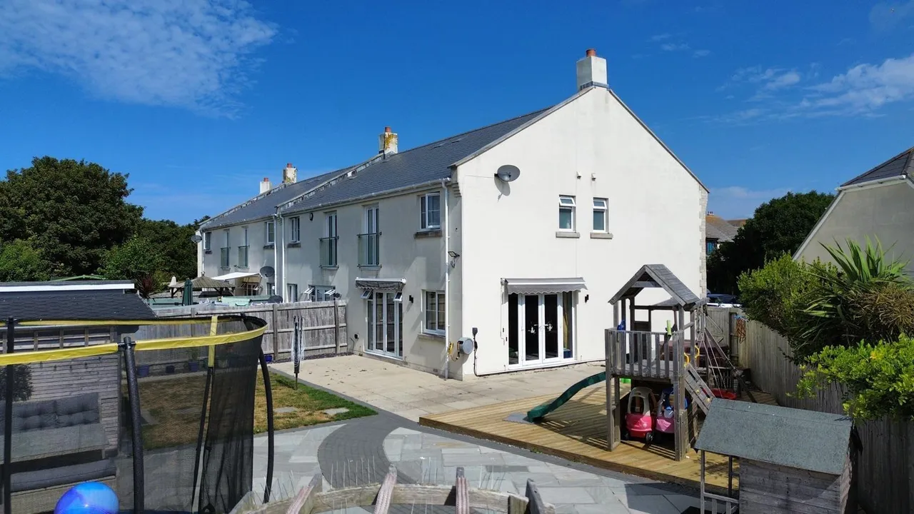 3 bed house for sale — Home Farm Close, Portland, DT5 2FD