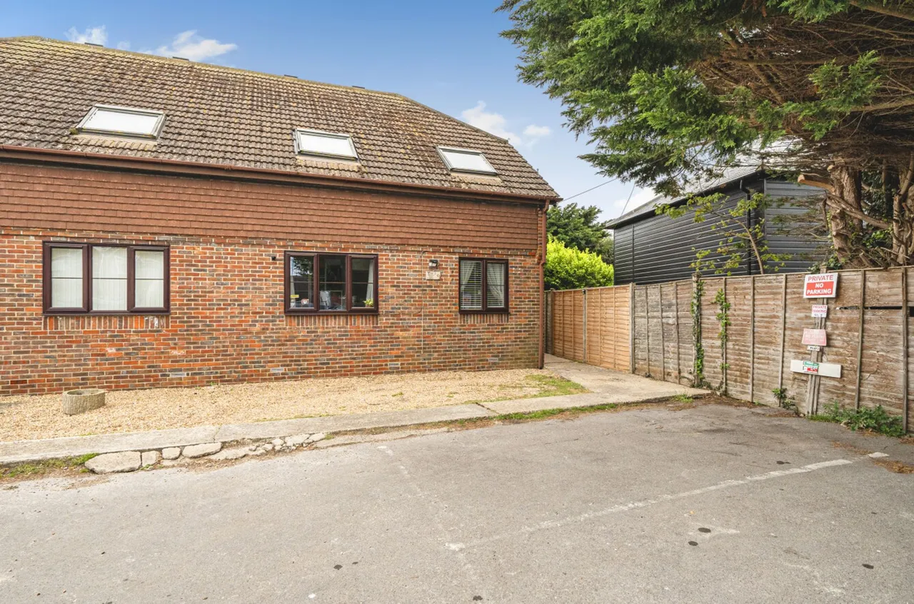 High Street, Selsey, PO20, photo 12