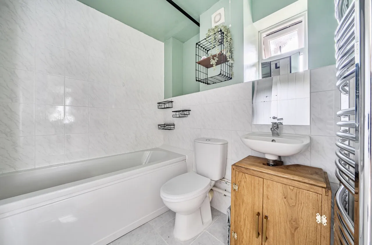 High Street, Selsey, PO20, photo 9