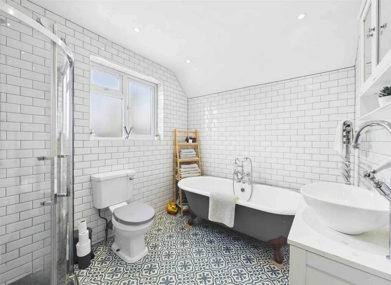 Evelyn Avenue, Ruislip, HA4, photo 9