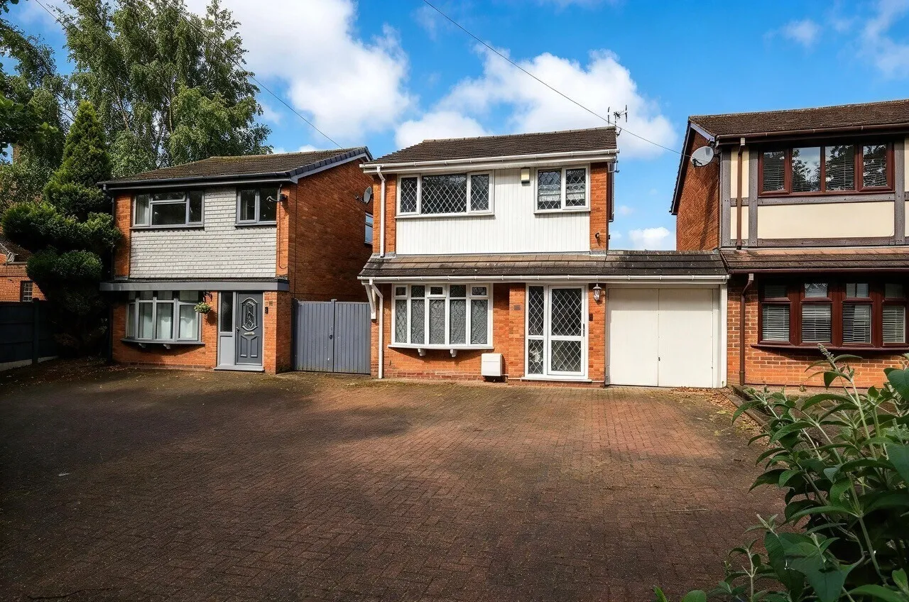 3 bed house for sale, Cannock Road, Featherstone, WV10