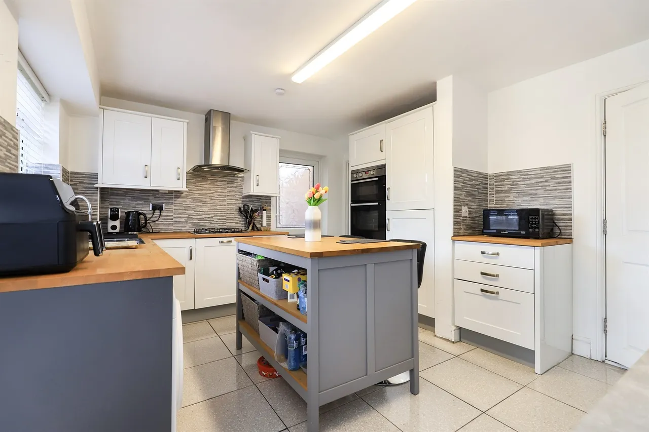 Cannock Road, Featherstone, WV10, photo 4