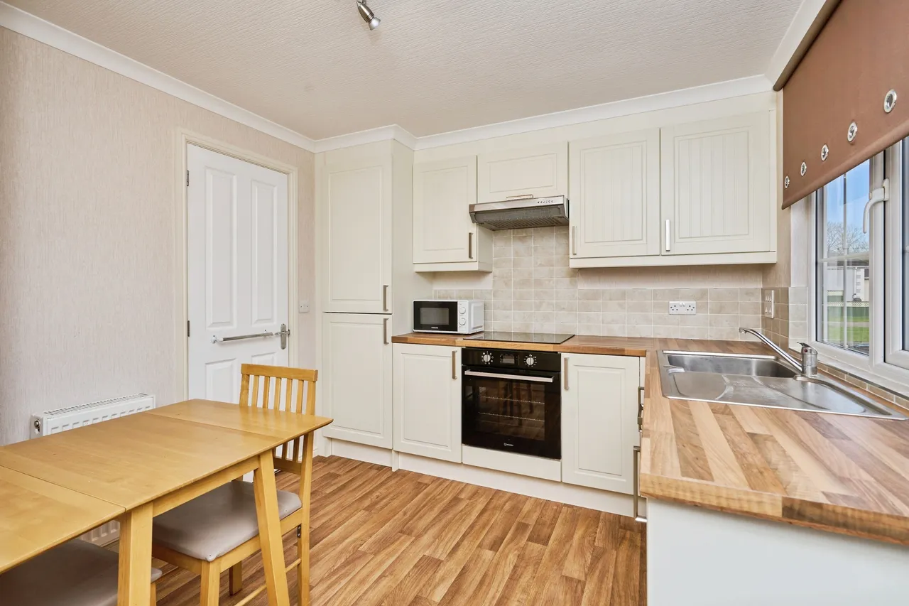 Avenue Road, Sandown, PO36, photo 8