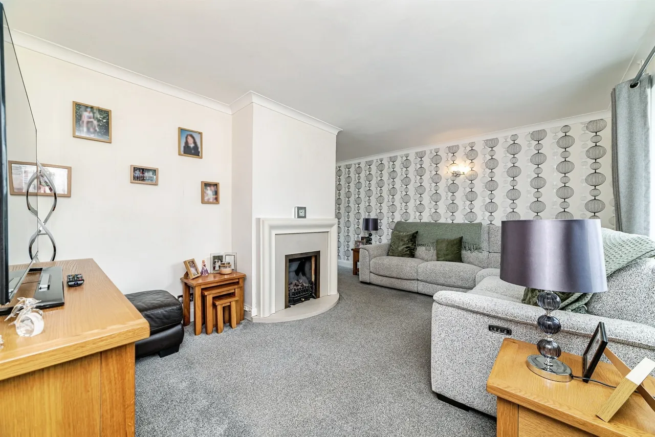 Portsmouth Crescent, Basingstoke, photo 5