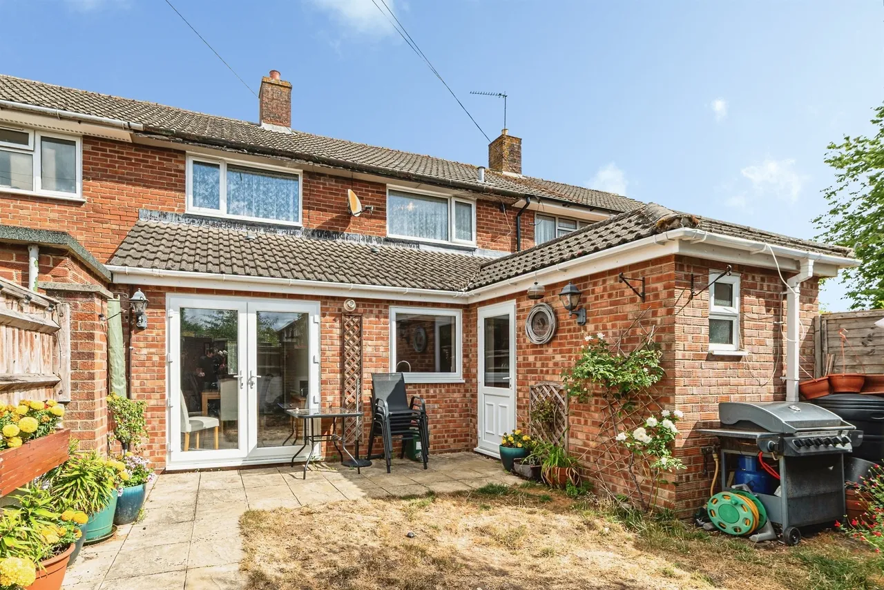 Portsmouth Crescent, Basingstoke, photo 17