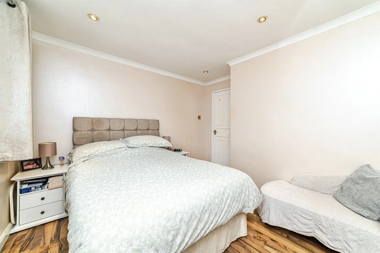 Portsmouth Crescent, Basingstoke, photo 9