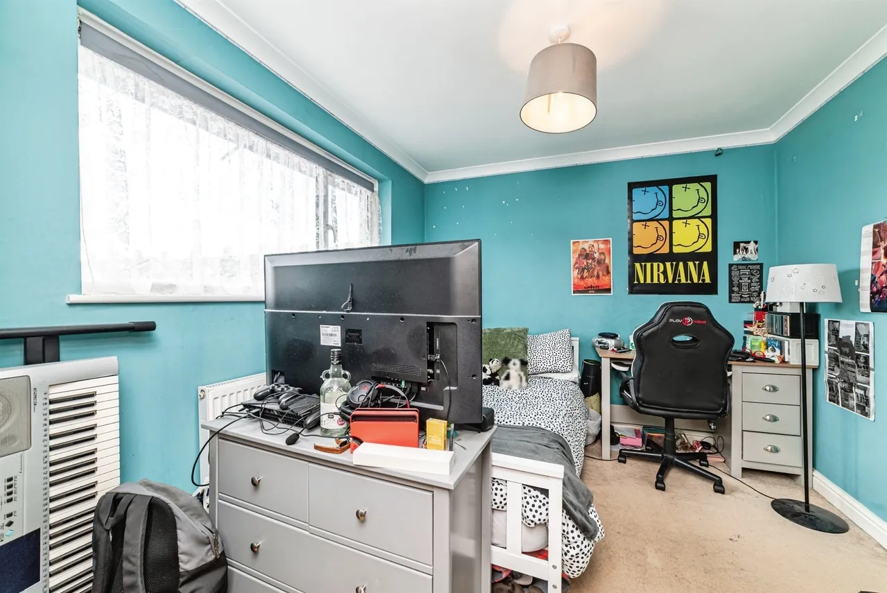 Portsmouth Crescent, Basingstoke, photo 16