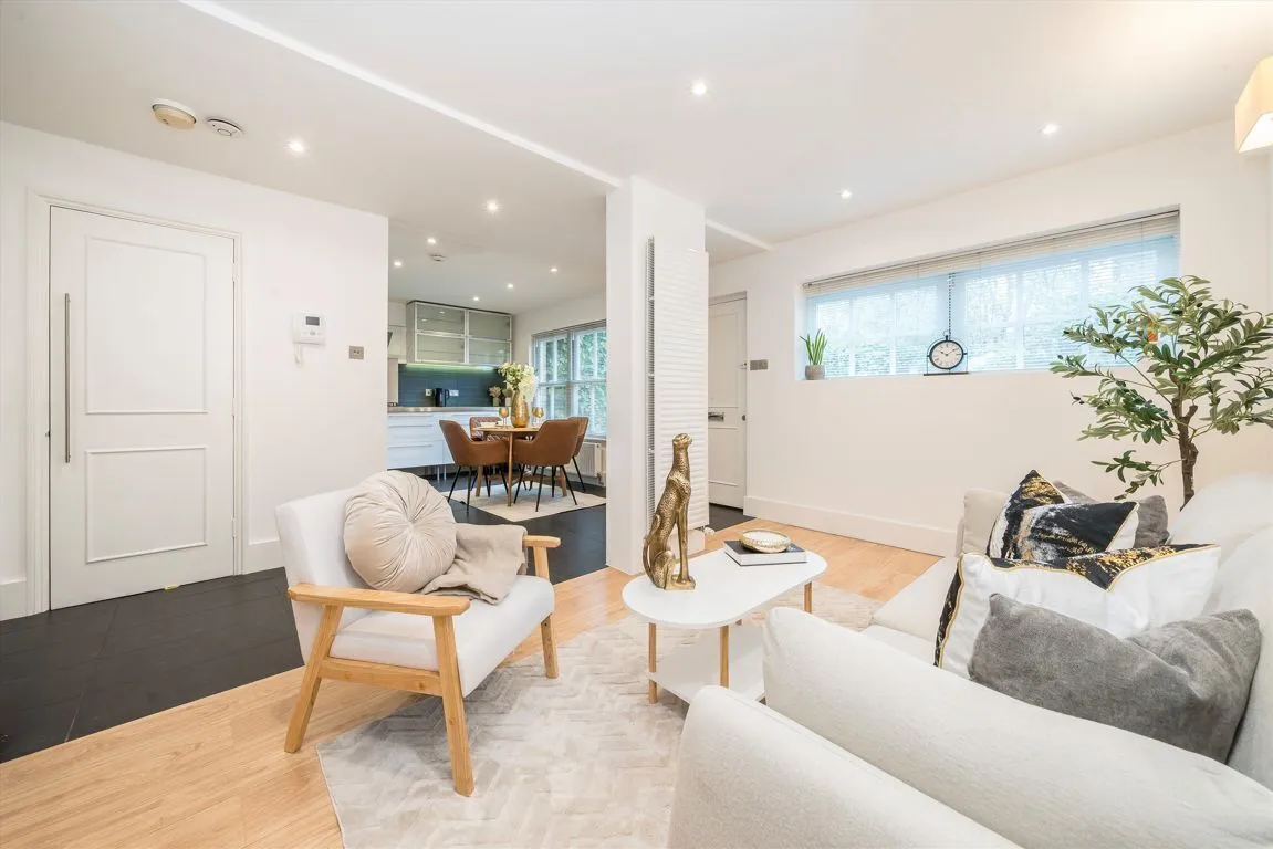Short Road, W4, photo 2