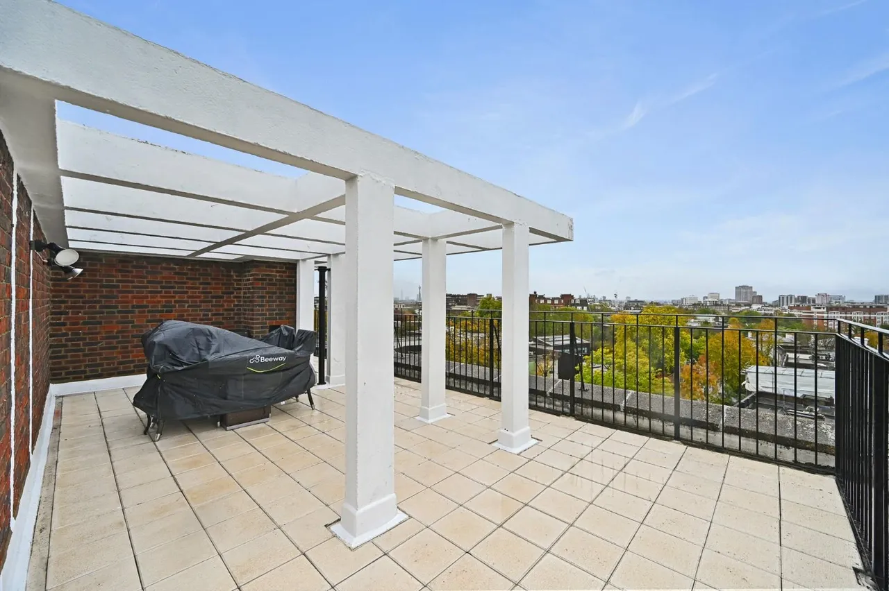 Ambassador House, Carlton Hill, photo 3